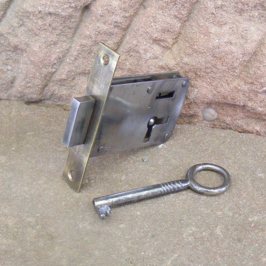 altes Einsteckschloss Schrankschloss Dornmaß 40mm Schubladenschloss