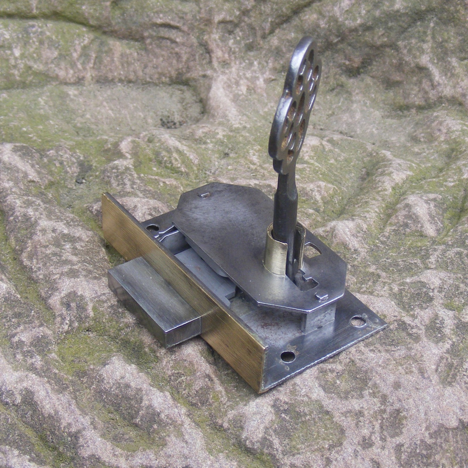 altes Schrankschloss Dornmaß 25mm Einlegeschloss Möbelschloss